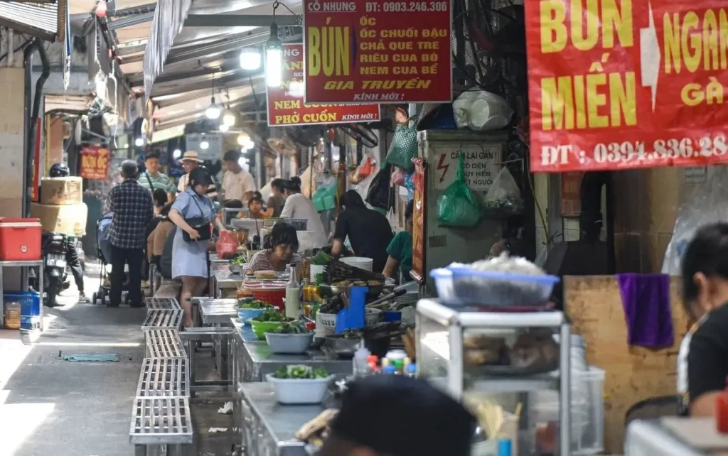 Bản đồ ăn vặt Chợ Đồng Xuân: Ăn gì, uống gì để không bỏ lỡ tinh hoa ẩm thực?